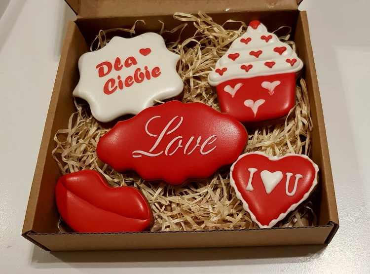 Love I - Pierniczki Basieńki Barbara Piatczyc II.jpg
