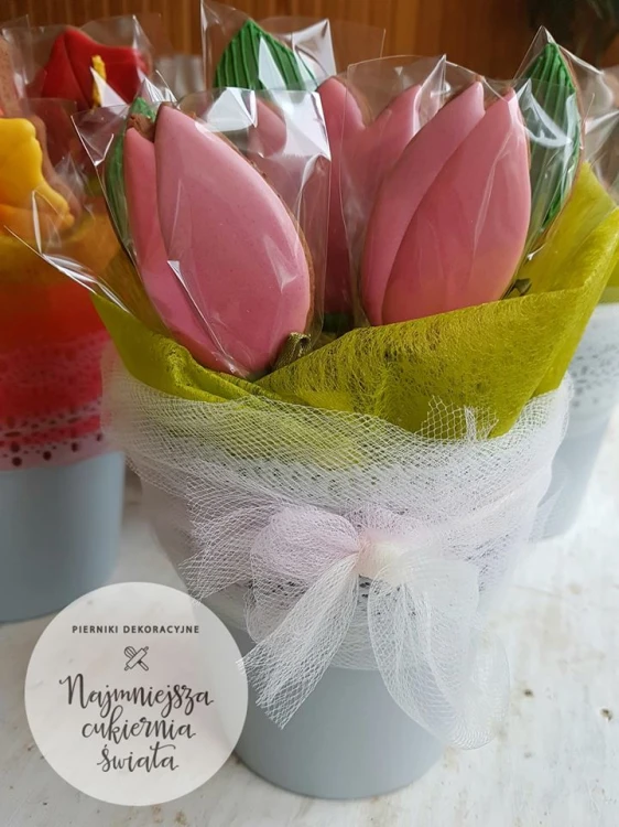 Pączek tulipana - Najmniejsza cukiernia świata.jpg