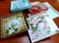 kartki w pudełkach.jpg