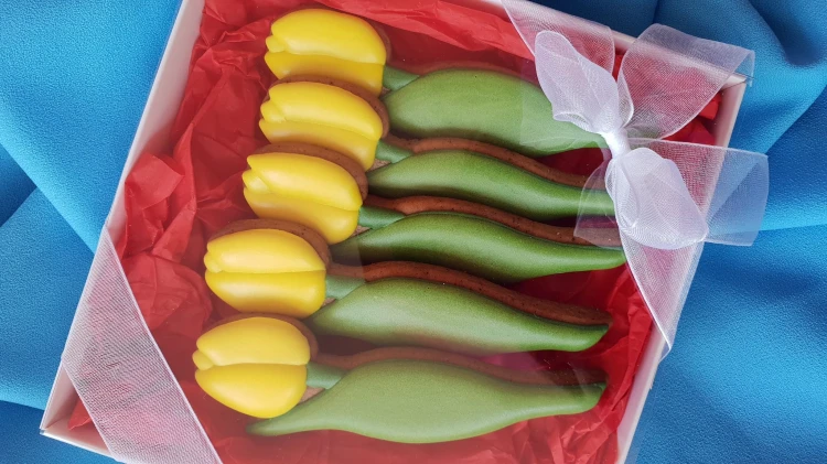 Foremka TULIPAN Z LISTKIEM - Pierniczki do Zadań Specjalnych.jpg