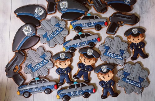 Plakietka, Policjant, Czapka policyjna, Auto policyjne, Pistolet - Agnieszka Matyjasiak Filipczak.jpg