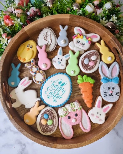 Happy Easter z uszami i łapkami - Polskie Pierniki.jpg
